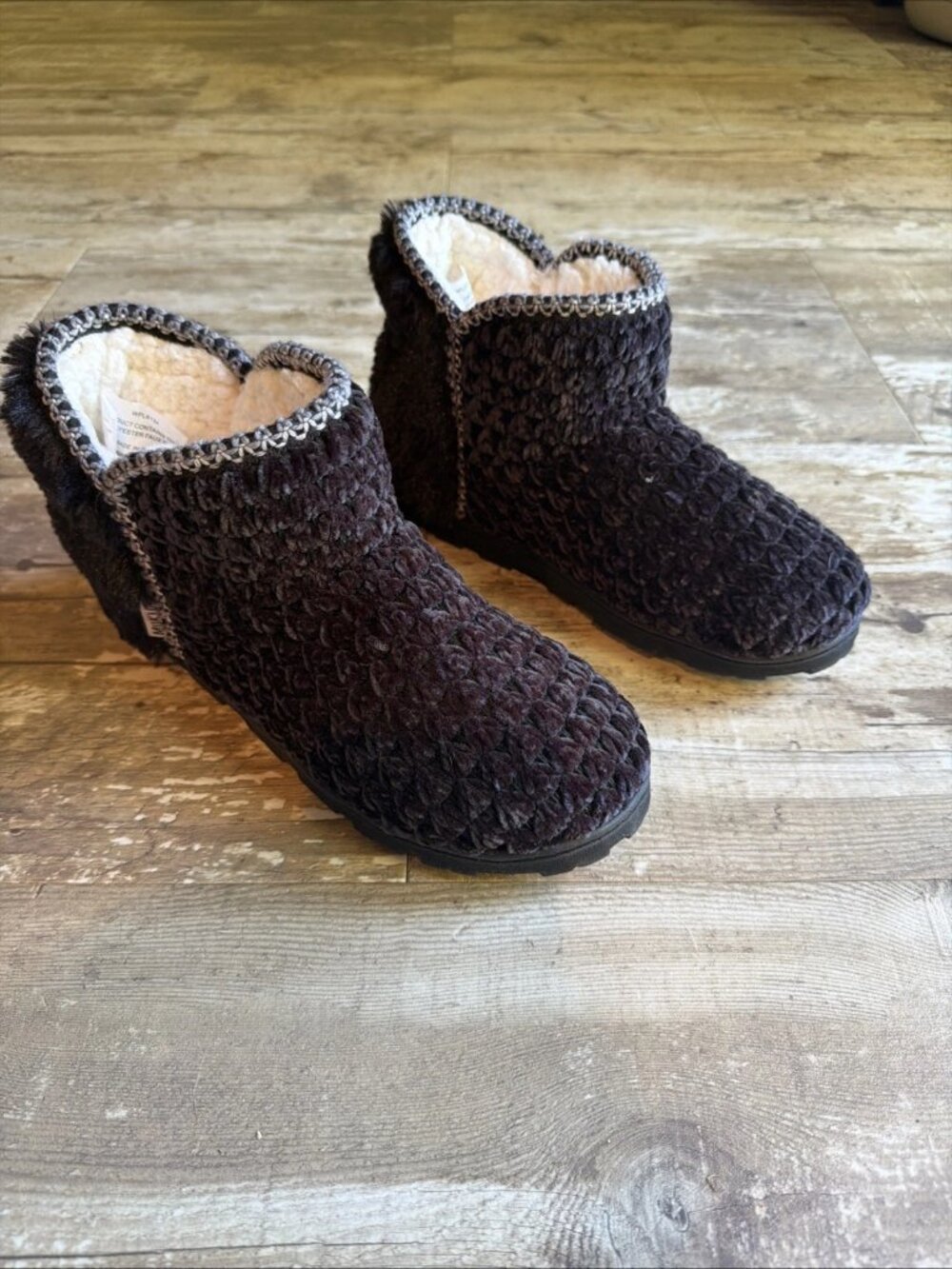 MUK LUKS Cozy Slipper Boots Faux Sherpa Lining Cable Knit Black Women’s 9W